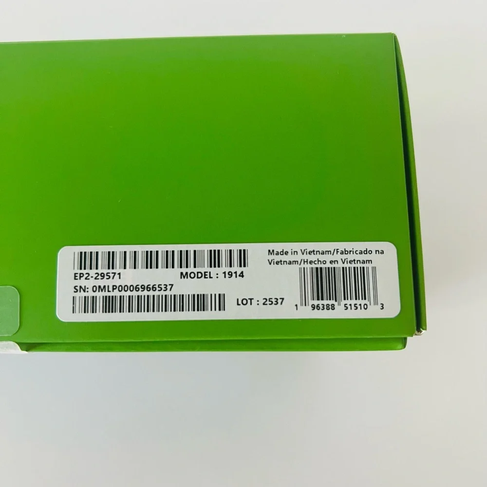 Xbox Bundle: Ice Breaker Wireless Controller + Original Battery and USB-C Cable